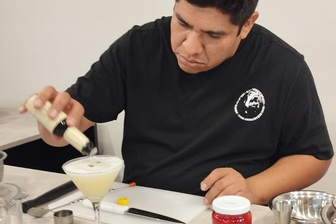 Vegan Peruvian Cooking Class Cocktails and Local Market in Cusco - Mixing pisco cocktails and local drinks
