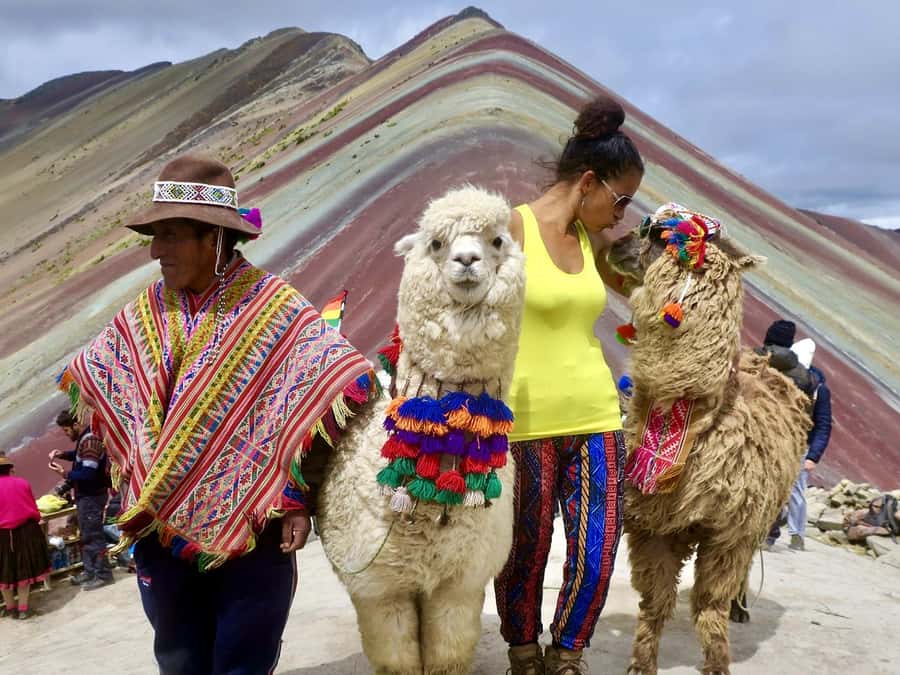 Vinicunca Mountain Tour - Full Day Tour to Rainbow Mountain - The road to Cusipata and the first meal