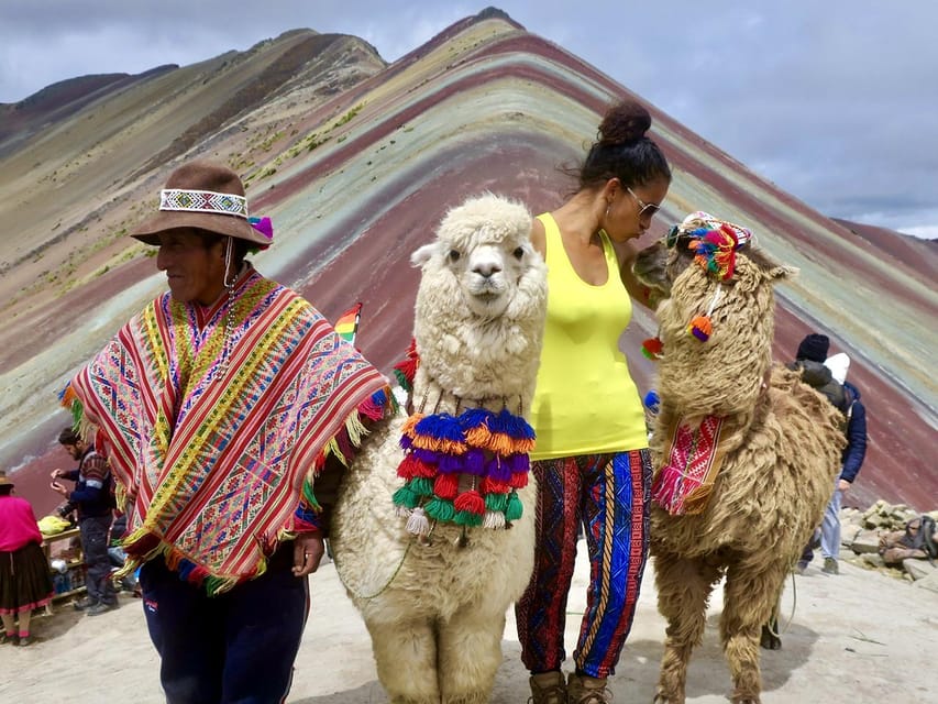 Vinicunca Mountain Tour - Full Day Tour to Rainbow Mountain - Group size, guide service, and language