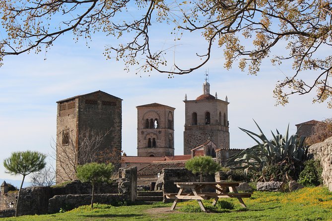 Visit Trujillo Medieval Scene and Route of the Discoverers - The medieval town and its stone streets