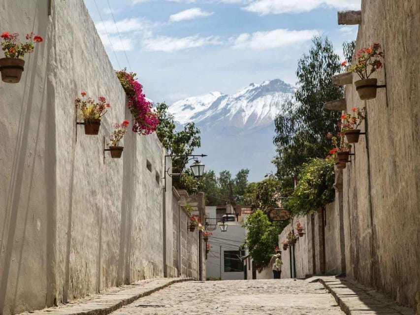 Walking tour in the Historic Center of Arequipa - A high viewpoint for Misti, Chachani, and Pichu Pichu