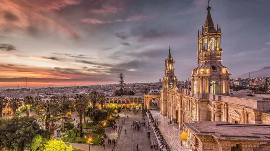 Walking tour through the Historic Center of Arequipa - Bridge views toward Misti and the Chili River