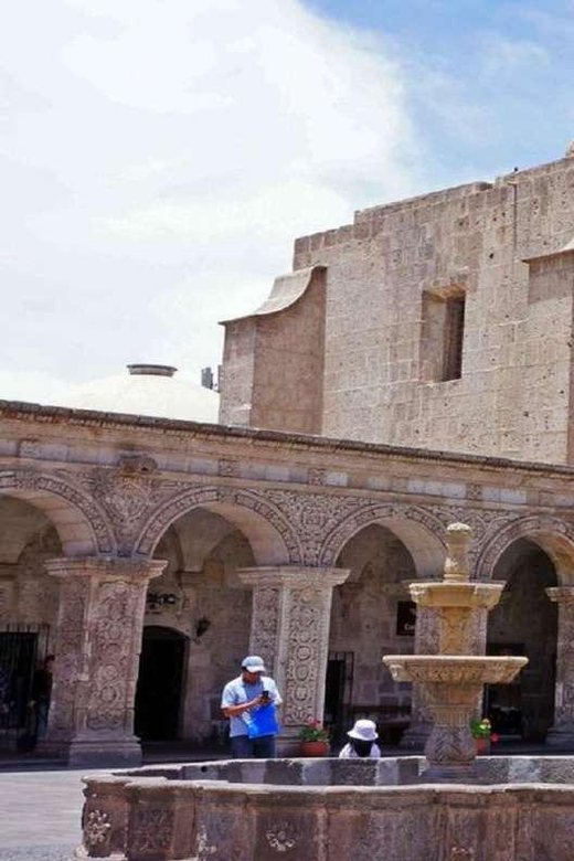 Walking tour through the Historic Center of Arequipa - Mundo Alpaca and the fibers behind Andean textiles